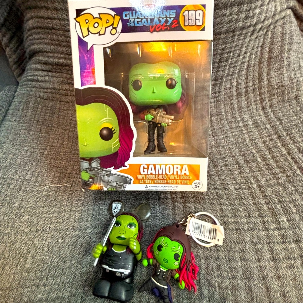Funko Pop! & Vinylmation Gamora Figure and Keychain Set